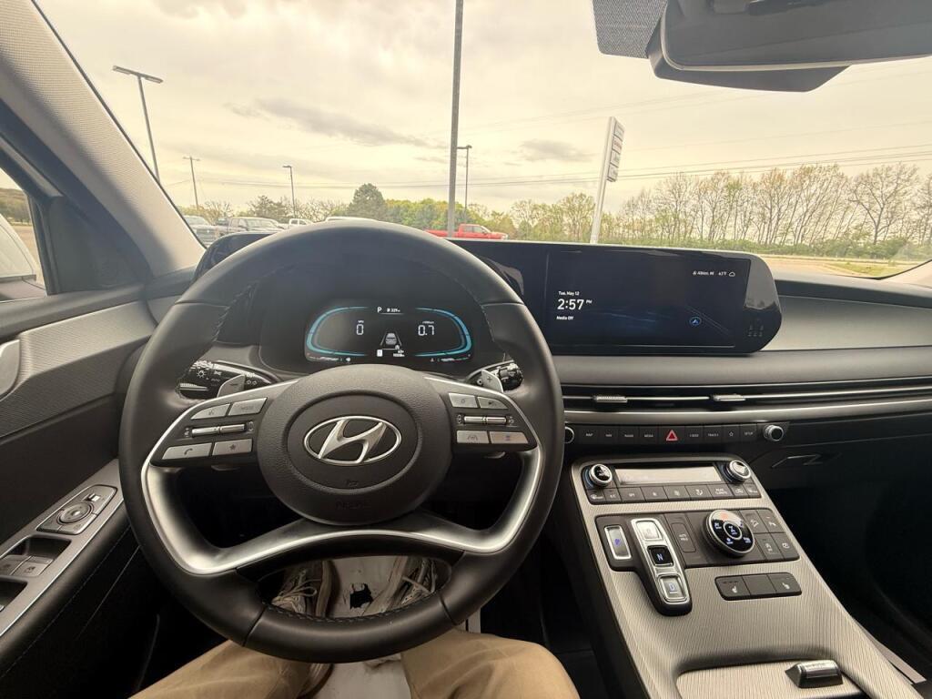 used 2025 Hyundai Palisade car, priced at $44,995