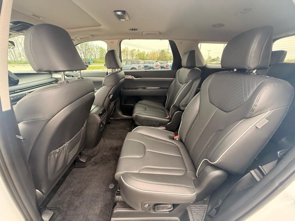 used 2025 Hyundai Palisade car, priced at $44,995
