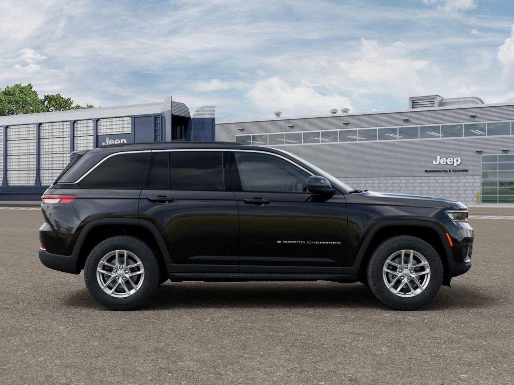 new 2026 Jeep Grand Cherokee car, priced at $47,875
