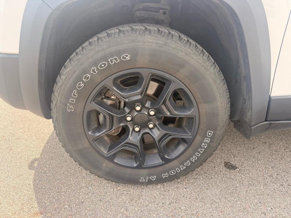 used 2021 Jeep Cherokee car, priced at $23,995