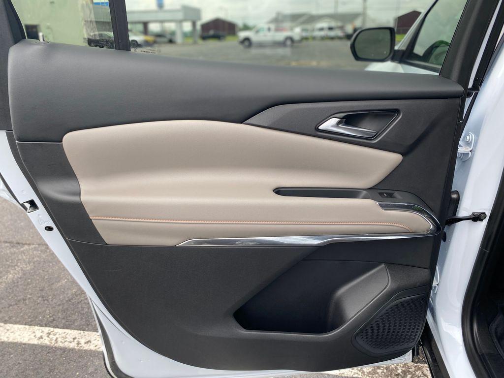 new 2026 Chevrolet Traverse car, priced at $43,571