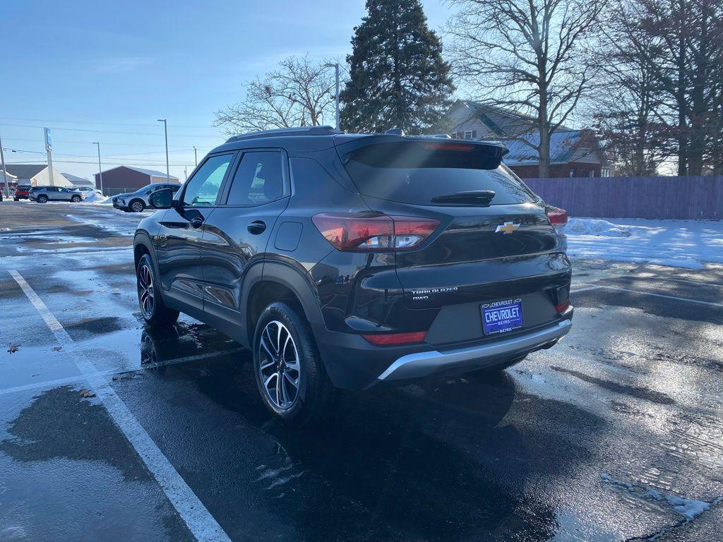 used 2025 Chevrolet TrailBlazer car, priced at $22,383