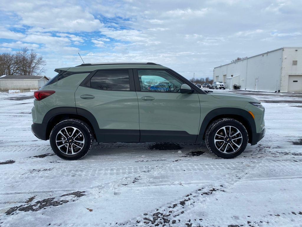 used 2025 Chevrolet TrailBlazer car