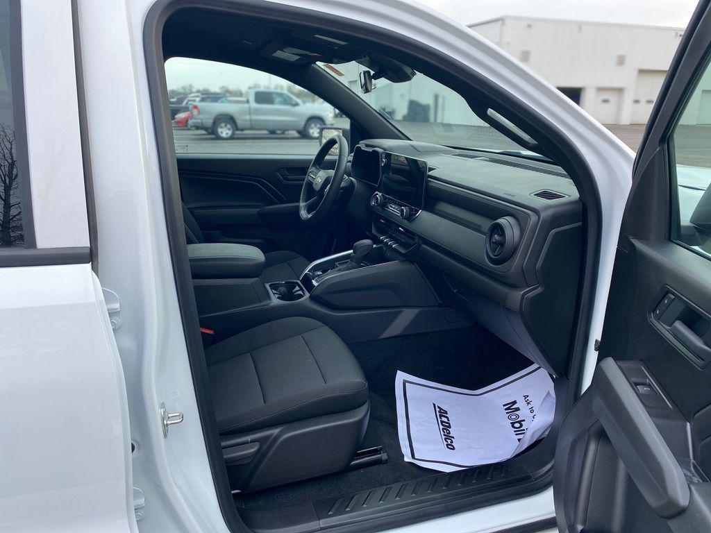 new 2025 Chevrolet Colorado car, priced at $31,428