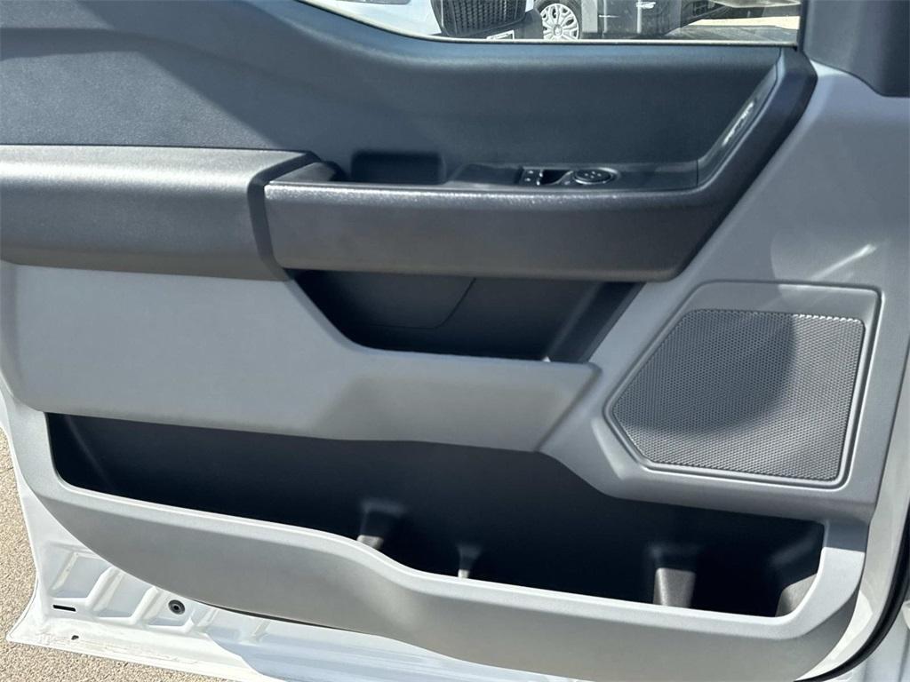 new 2025 Ford F-350 car, priced at $52,040