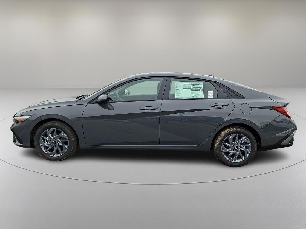 new 2026 Hyundai ELANTRA HEV car, priced at $26,532