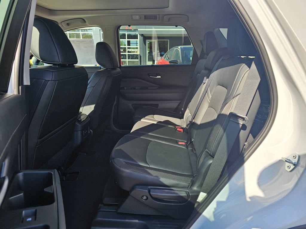 new 2026 Nissan Pathfinder car, priced at $43,676