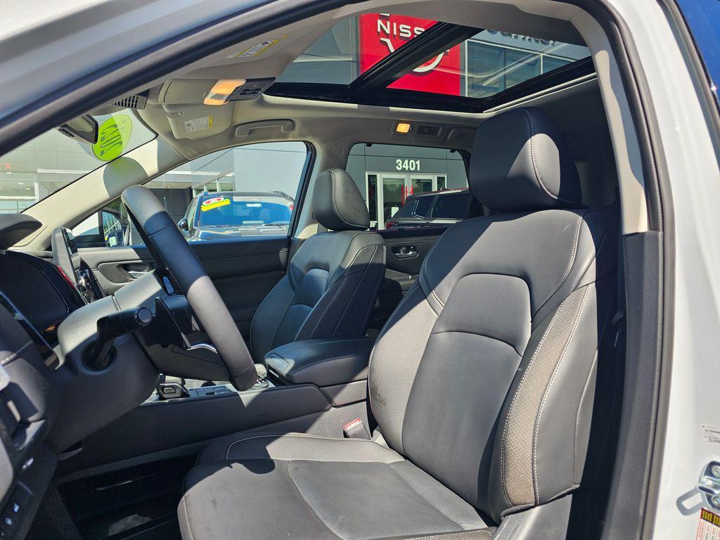 used 2025 Nissan Pathfinder car, priced at $40,598