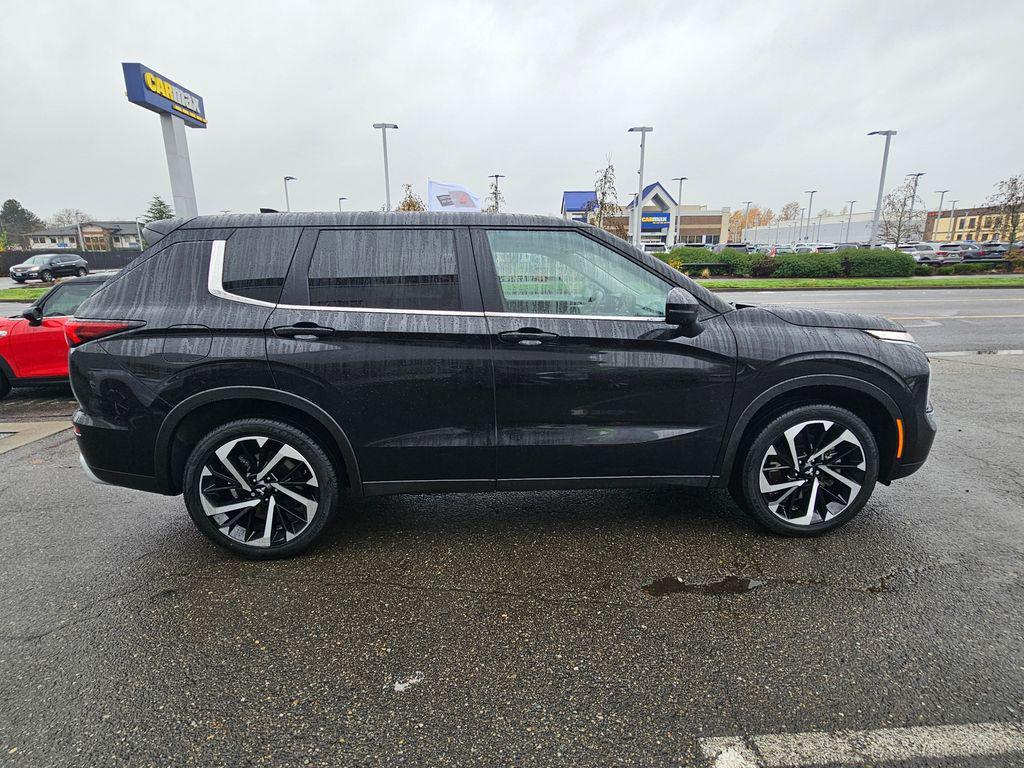 used 2024 Mitsubishi Outlander car, priced at $22,997