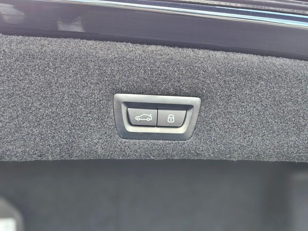used 2025 BMW 760 car, priced at $122,461