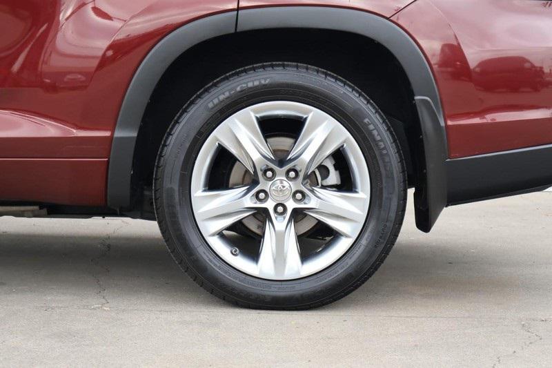 used 2015 Toyota Highlander car, priced at $16,994