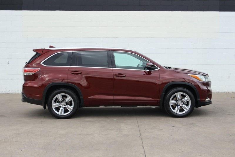 used 2015 Toyota Highlander car, priced at $16,994