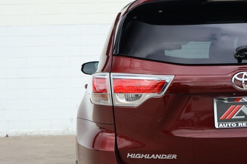 used 2015 Toyota Highlander car, priced at $16,994