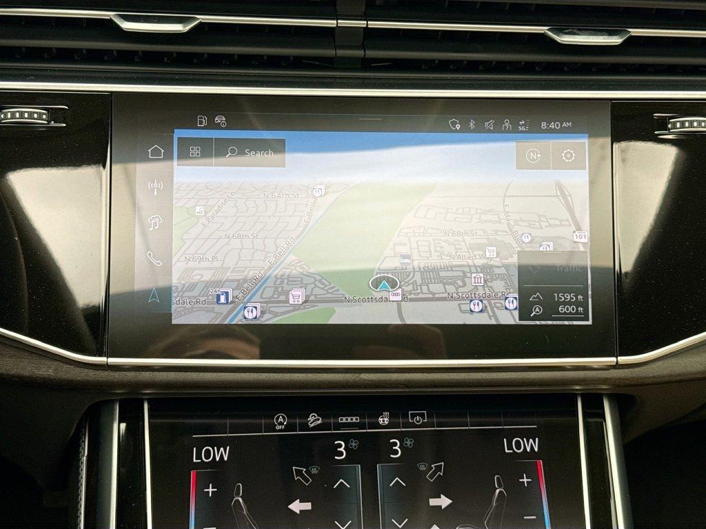 Audi Q7 view 14