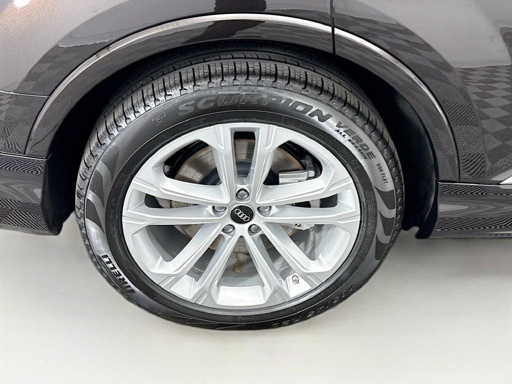 Audi Q7 view 32