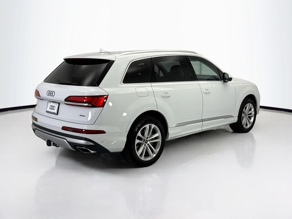 new 2026 Audi Q7 car, priced at $70,755