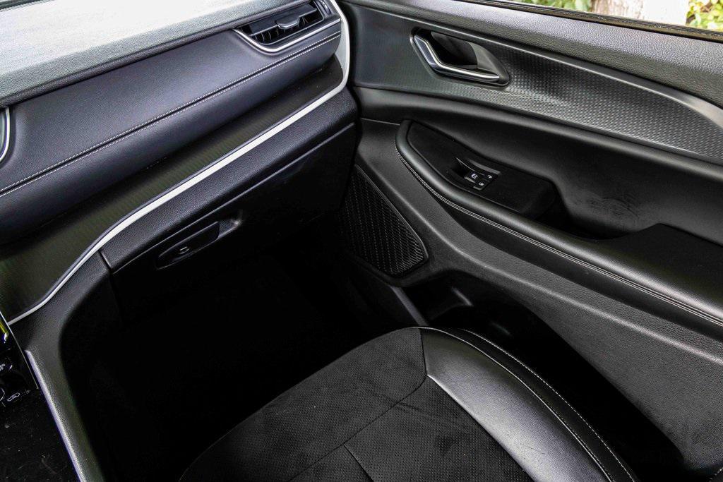 used 2023 Jeep Grand Cherokee L car, priced at $25,995