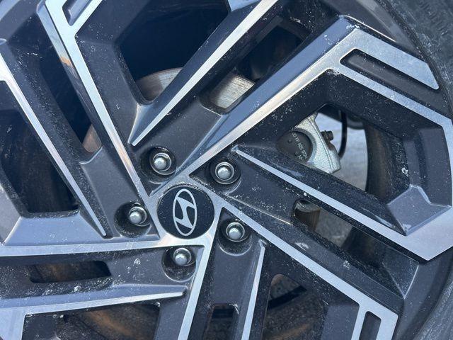 used 2025 Hyundai TUCSON Hybrid car, priced at $35,567