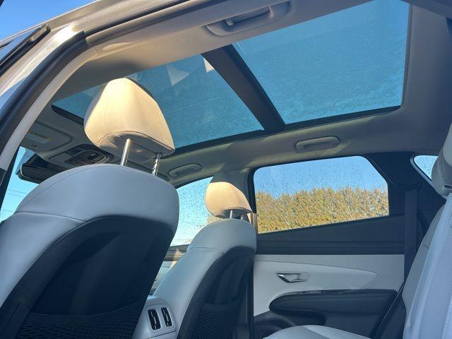 used 2025 Hyundai TUCSON Hybrid car, priced at $35,567