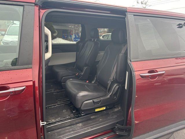 used 2024 Kia Carnival car, priced at $27,937