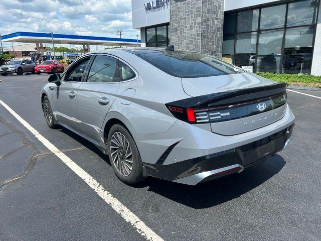 used 2025 Hyundai Sonata Hybrid car, priced at $31,245