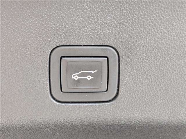 used 2024 GMC Yukon XL car, priced at $74,875