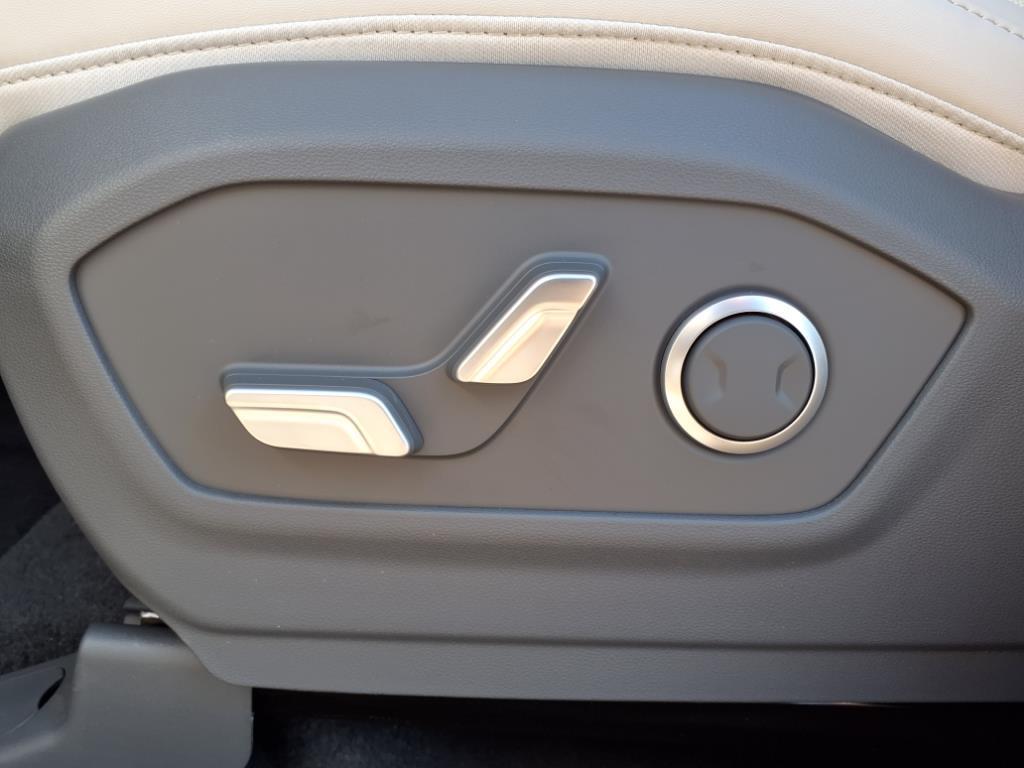 used 2025 Hyundai Santa Fe car, priced at $30,877