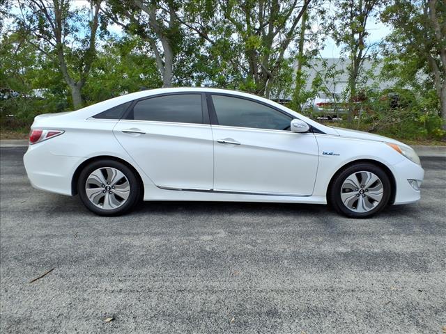 used 2014 Hyundai Sonata Hybrid car, priced at $4,797