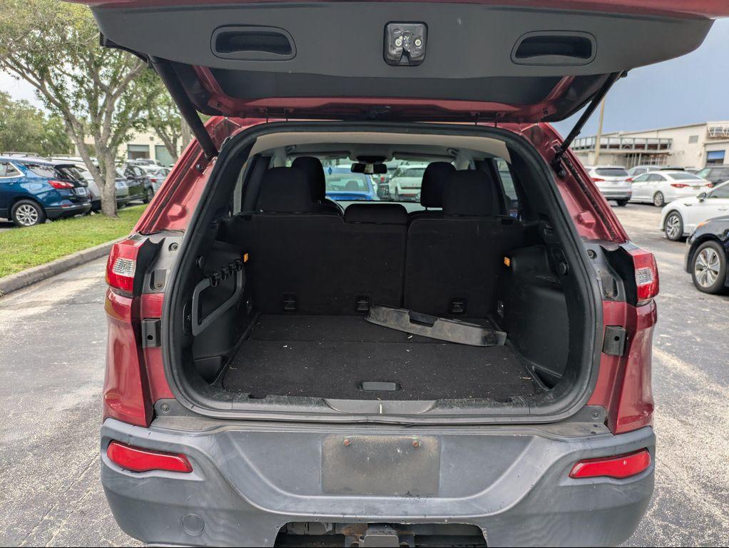 used 2017 Jeep Cherokee car, priced at $13,723