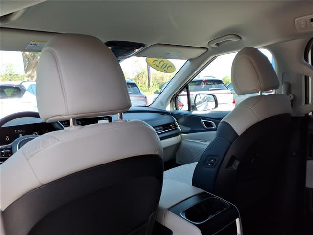 used 2025 Kia Carnival car, priced at $35,961