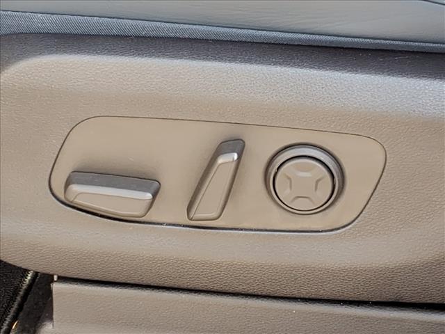 used 2025 Kia Carnival car, priced at $35,961