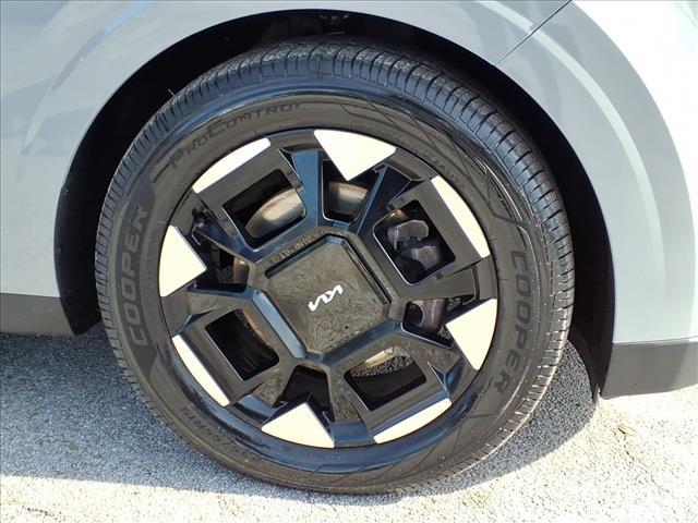 used 2025 Kia Carnival car, priced at $35,961