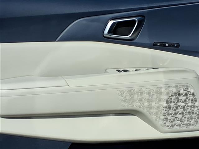 used 2025 Kia Carnival car, priced at $35,961