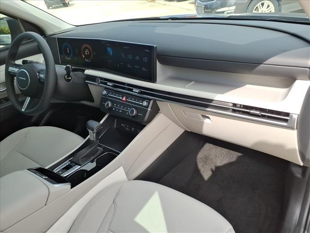 new 2026 Hyundai TUCSON Hybrid car, priced at $35,342