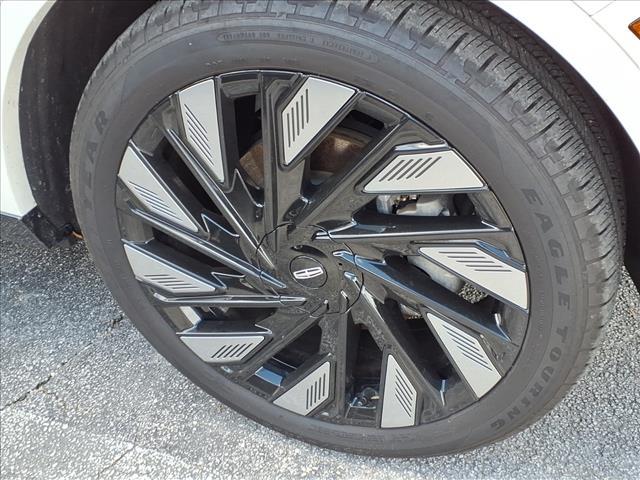 used 2024 Lincoln Nautilus car, priced at $47,907