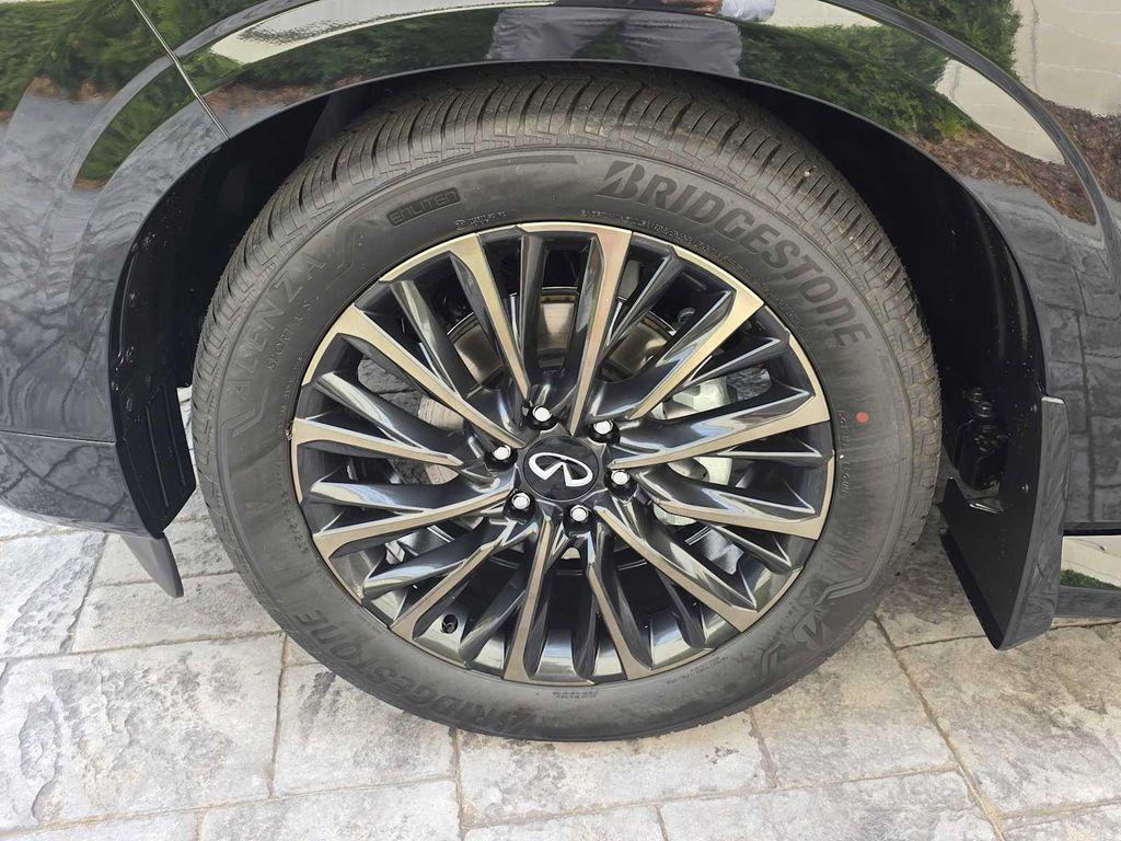 new 2026 INFINITI QX80 car, priced at $102,764