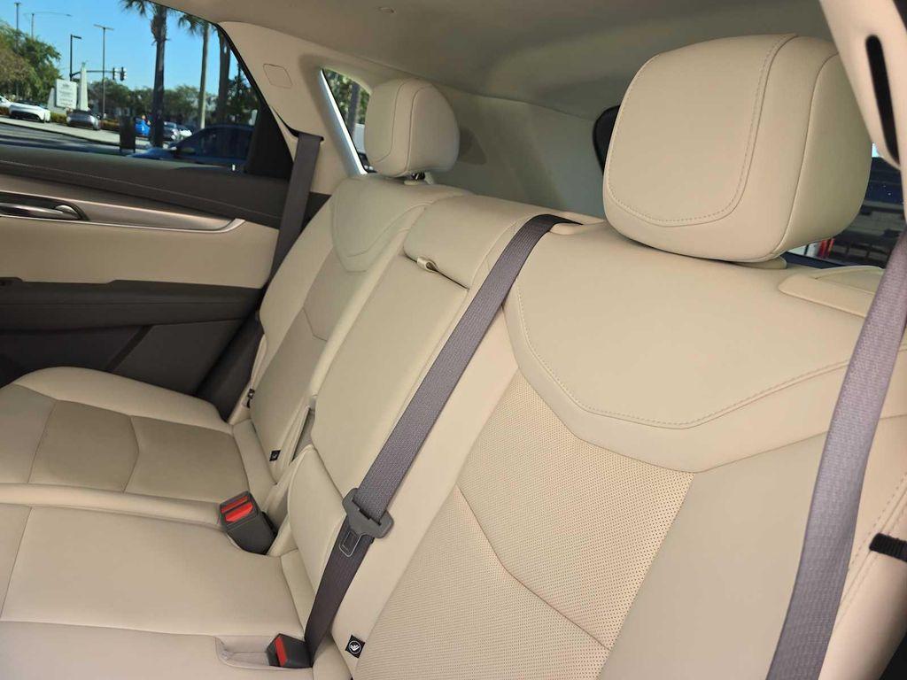 used 2021 Cadillac XT5 car, priced at $26,700