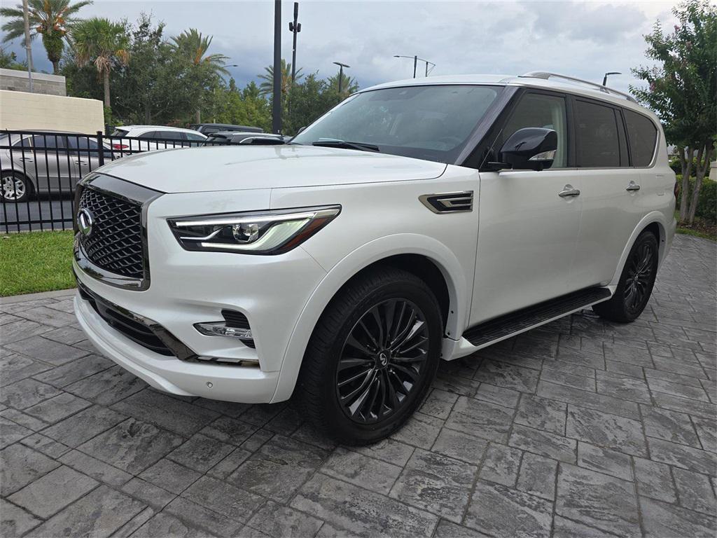 2023 Moonstone White INFINITI QX80