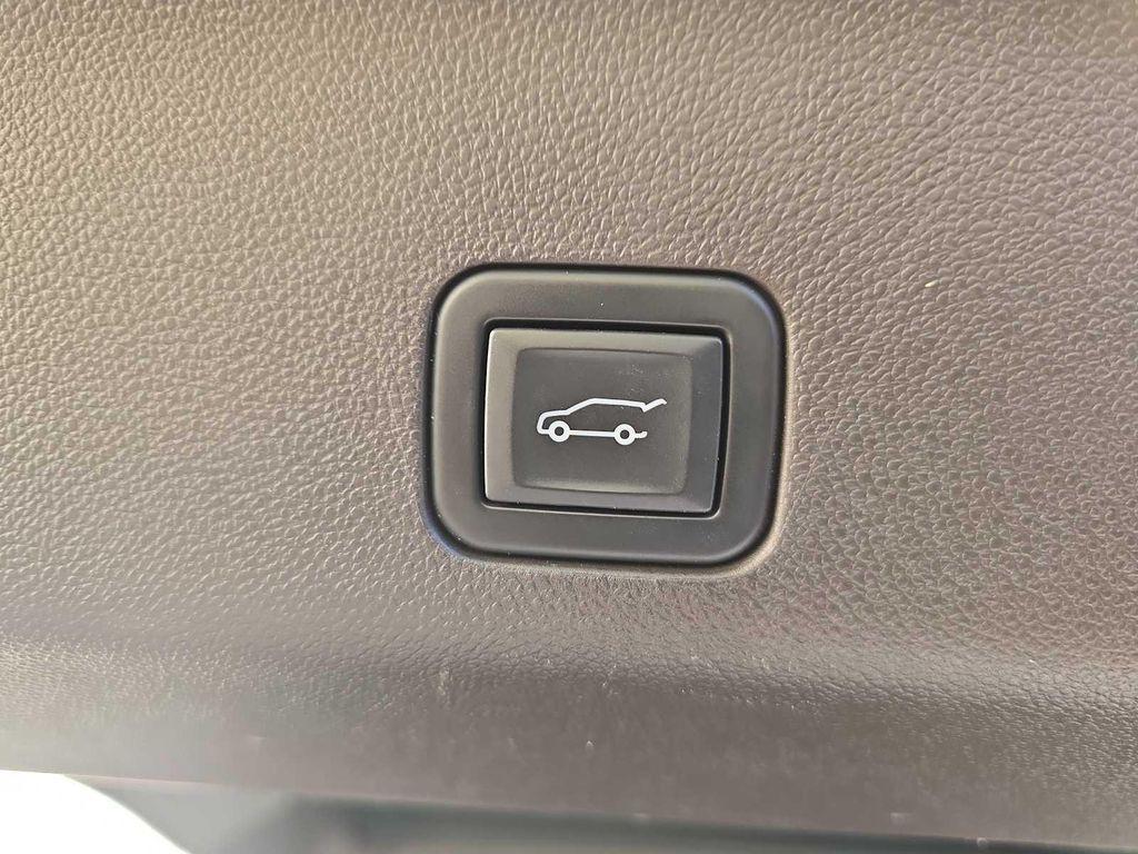 used 2023 GMC Yukon car, priced at $48,900