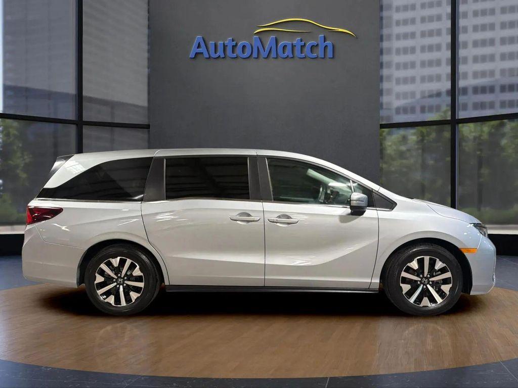 used 2025 Honda Odyssey car, priced at $28,995