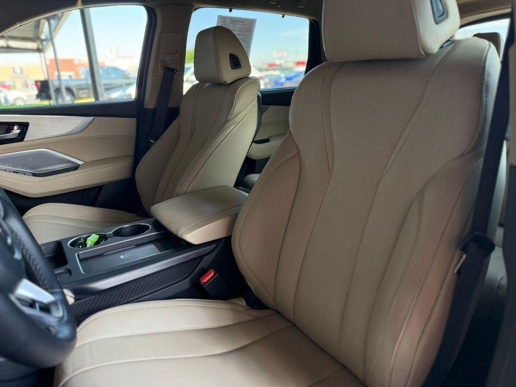 used 2025 Acura MDX car, priced at $37,594
