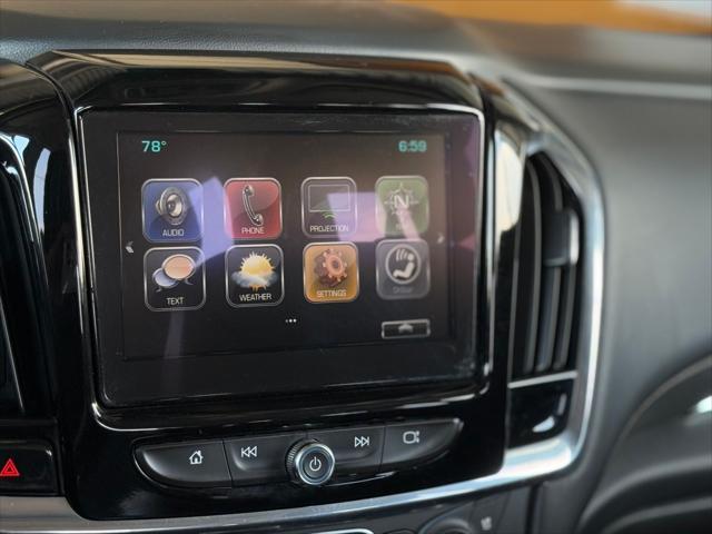 2018 Silver Ice Metallic Chevrolet Traverse