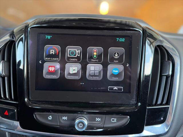 2018 Silver Ice Metallic Chevrolet Traverse
