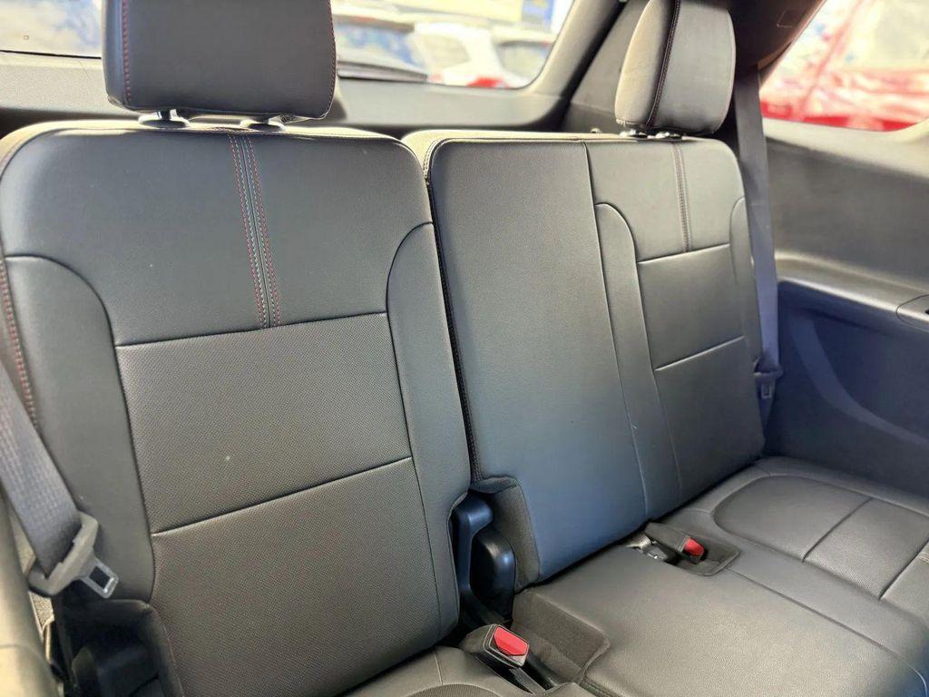 used 2023 Chevrolet Traverse car, priced at $27,595