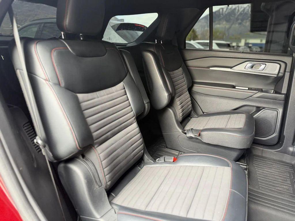 used 2025 Ford Explorer car, priced at $31,995