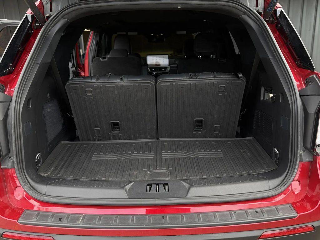 used 2025 Ford Explorer car, priced at $31,995