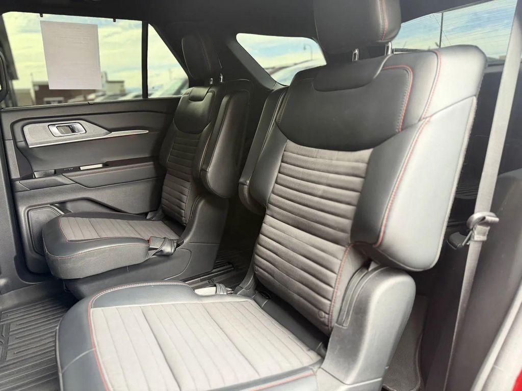 used 2025 Ford Explorer car, priced at $31,995