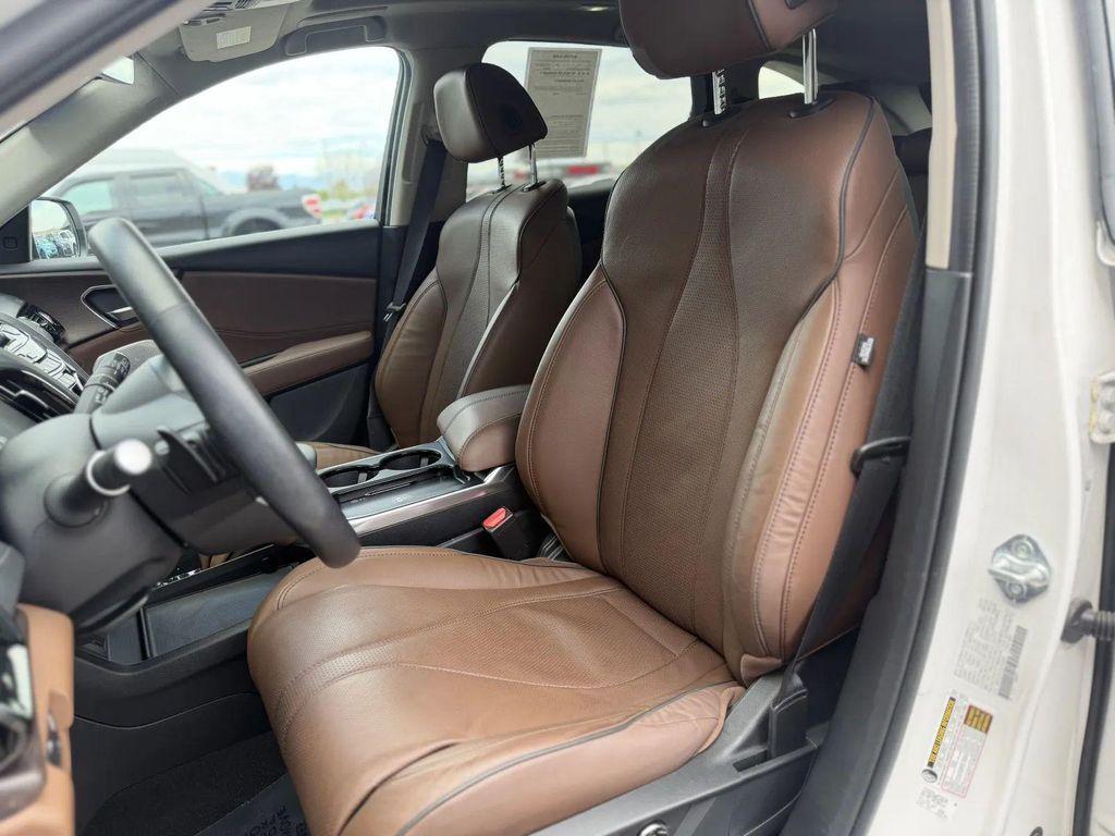 used 2025 Acura RDX car, priced at $33,595