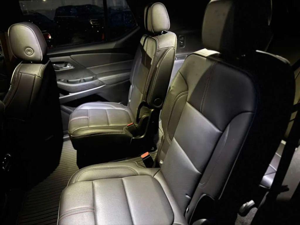 used 2024 Chevrolet Traverse car