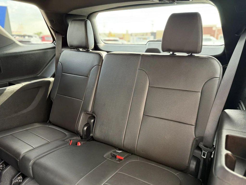 used 2023 Chevrolet Traverse car, priced at $29,995